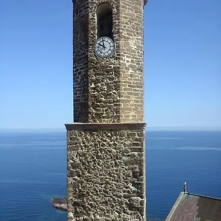 Al Duomo Carrela Di Ghjeja 3* كاستيلساردو