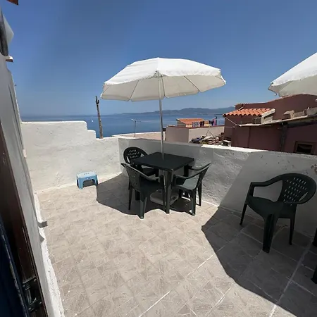 Al Duomo Carrela Di Ghjeja 3* كاستيلساردو
