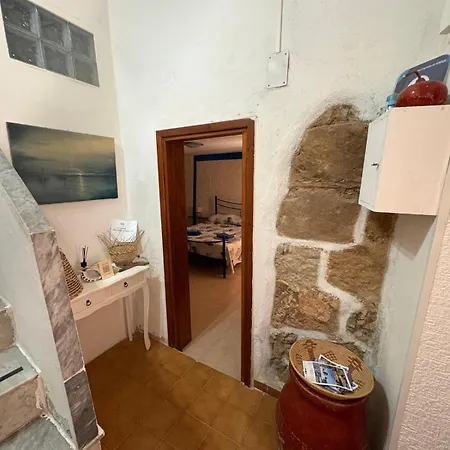 Al Duomo Carrela Di Ghjeja 3* كاستيلساردو