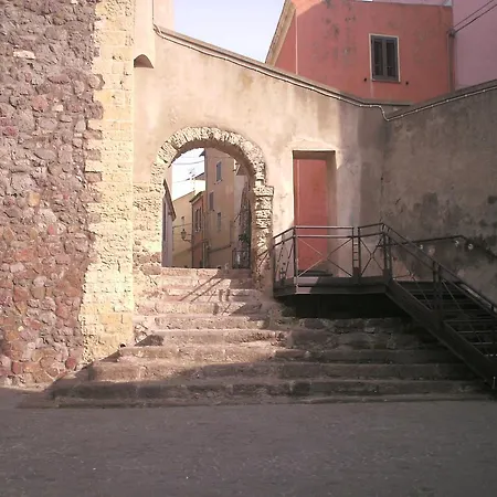 Al Duomo Carrela Di Ghjeja Konukevi Castelsardo