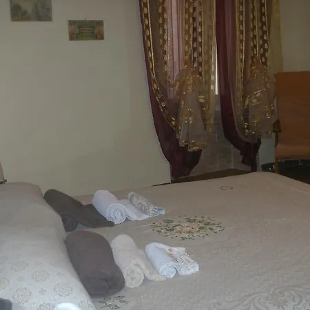 بيت ضيافة Al Duomo Carrela Di Ghjeja كاستيلساردو