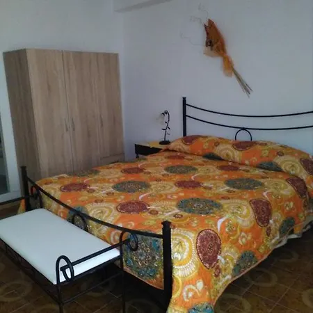 Al Duomo Carrela Di Ghjeja بيت ضيافة 3*