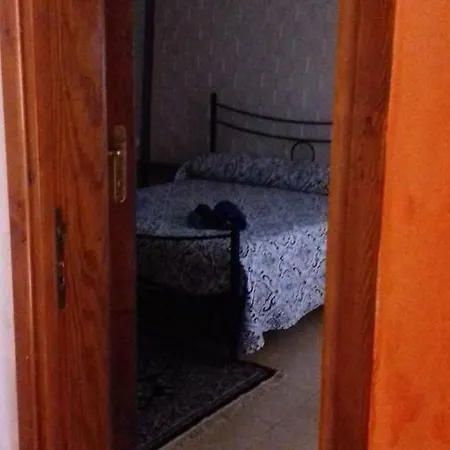 Al Duomo Carrela Di Ghjeja كاستيلساردو
