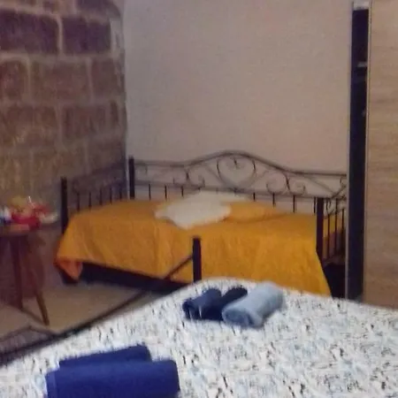 ゲストハウス Al Duomo Carrela Di Ghjeja 3*